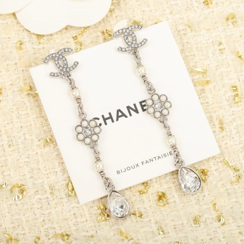 Lightweight Chanel Earrings 223896