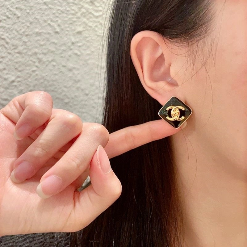 Chanel Earrings HighQuality 223898
