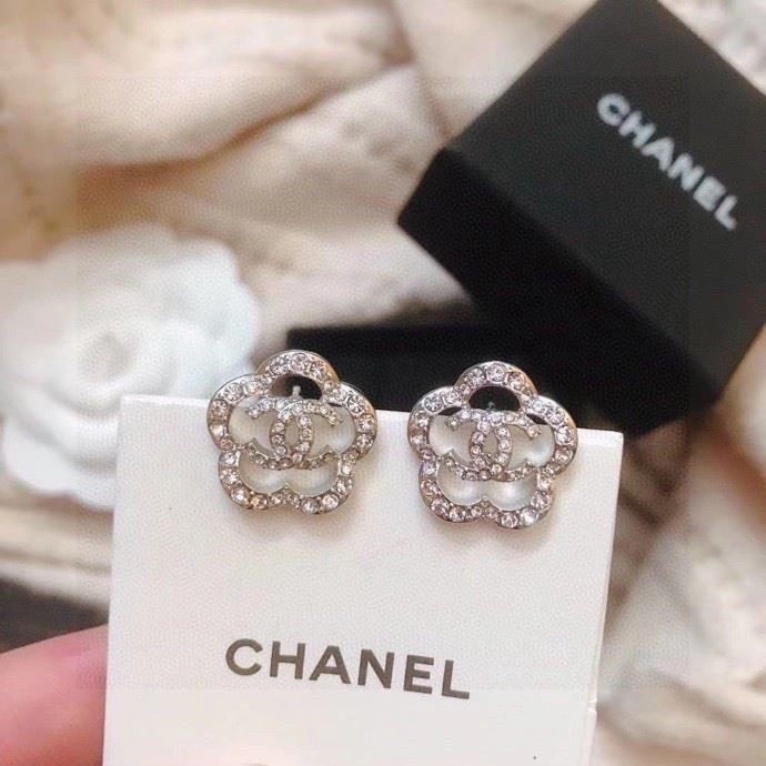 Chanel Earrings Bold 223876