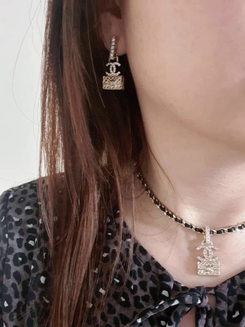 UrbanStyle Chanel Earrings 223892