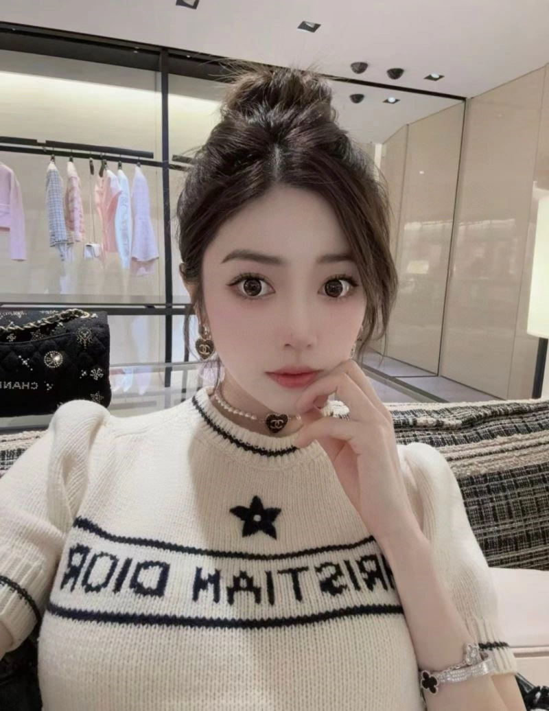 Neat Chanel Earrings 223826
