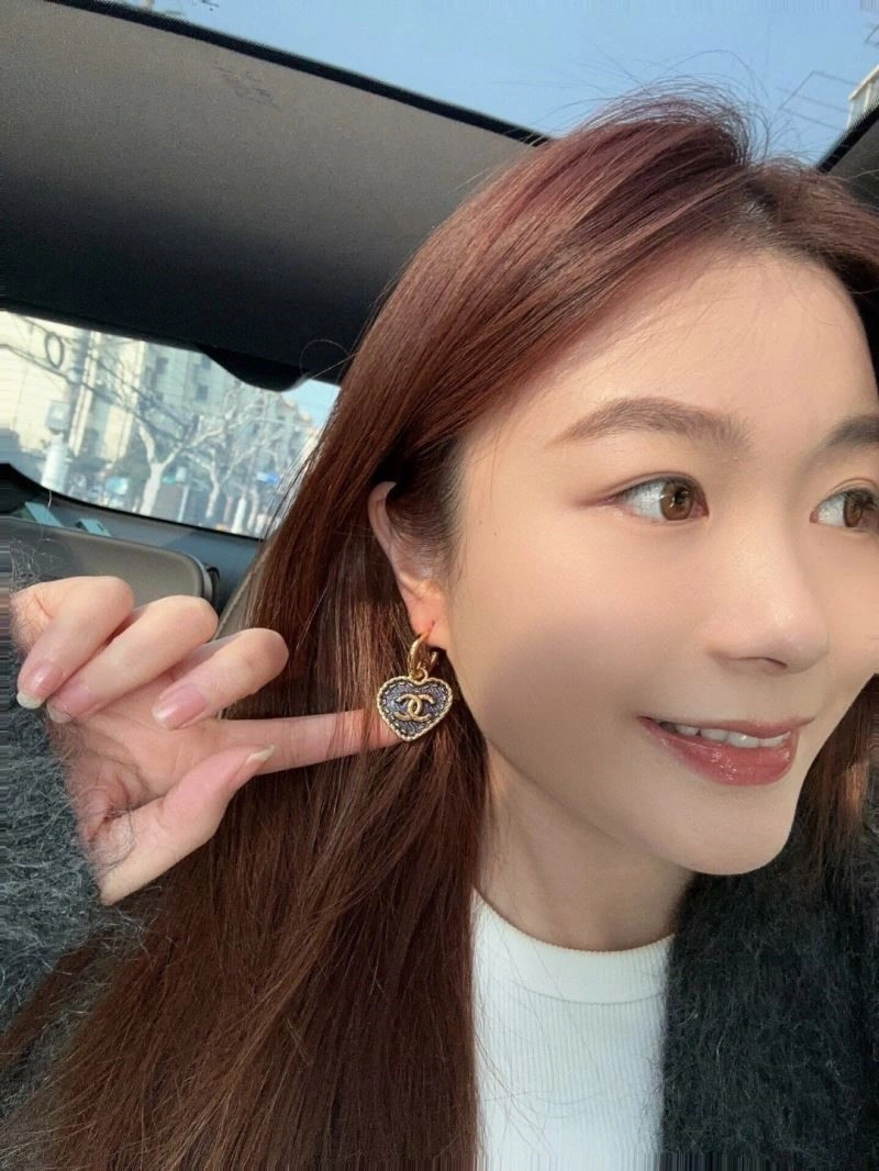 Neat Chanel Earrings 223826