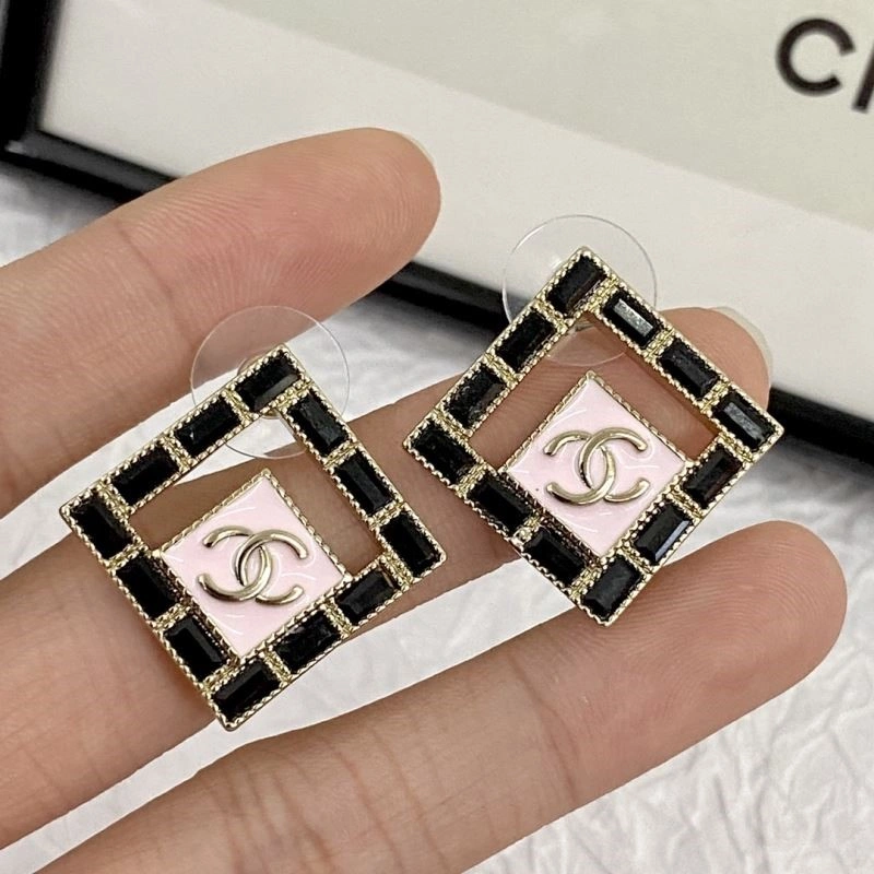 Lightweight Chanel Earrings 223839