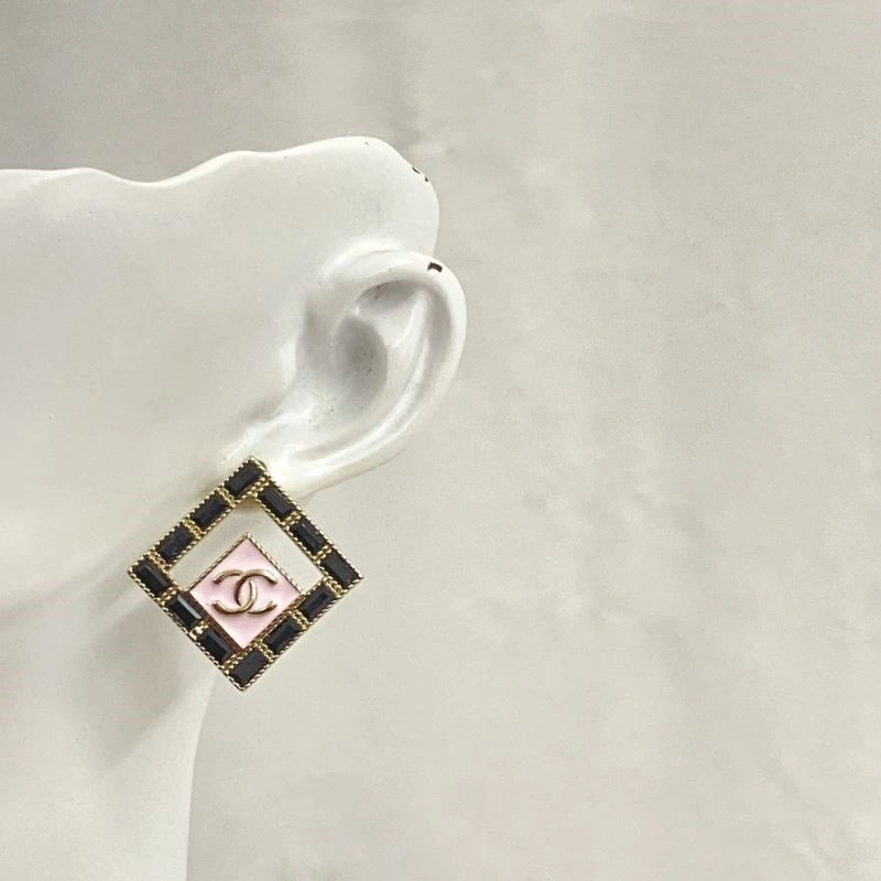 Lightweight Chanel Earrings 223839