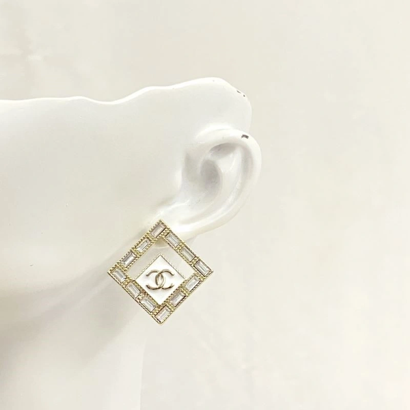 RelaxedFit Chanel Earrings 223837