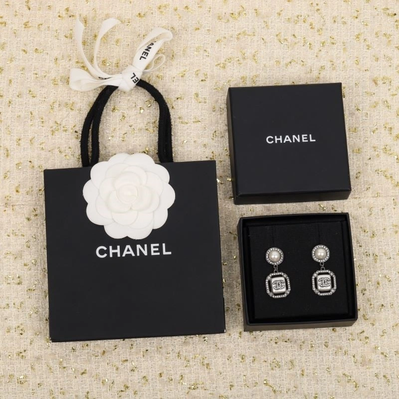 Refined Chanel Earrings 223887