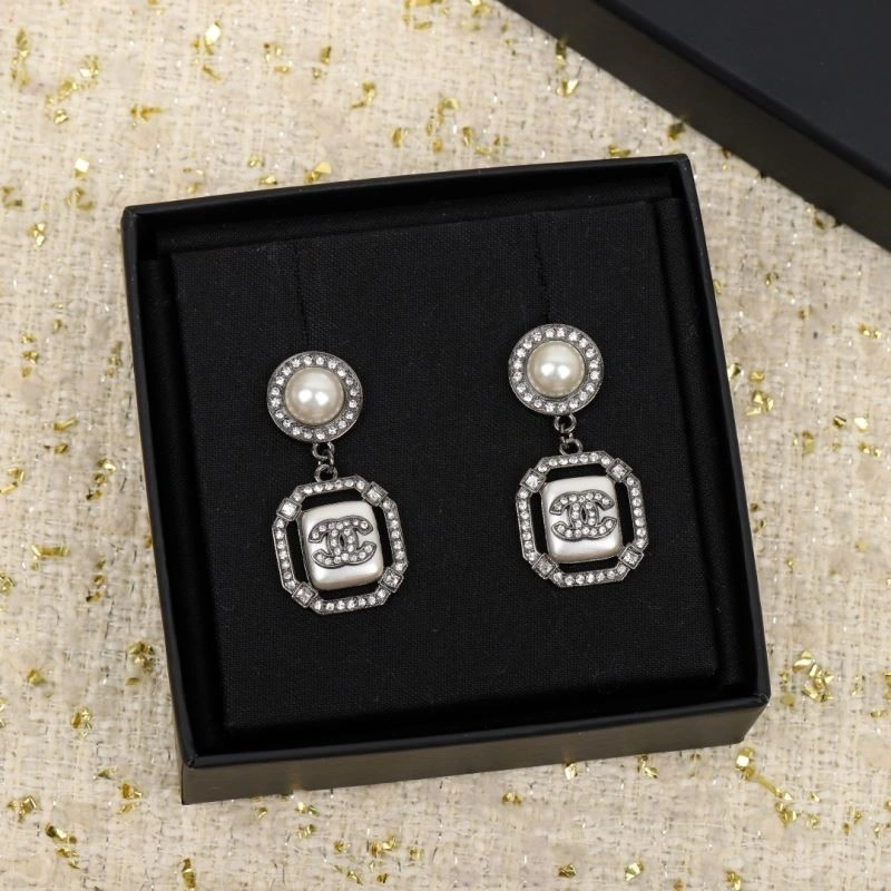 Refined Chanel Earrings 223887