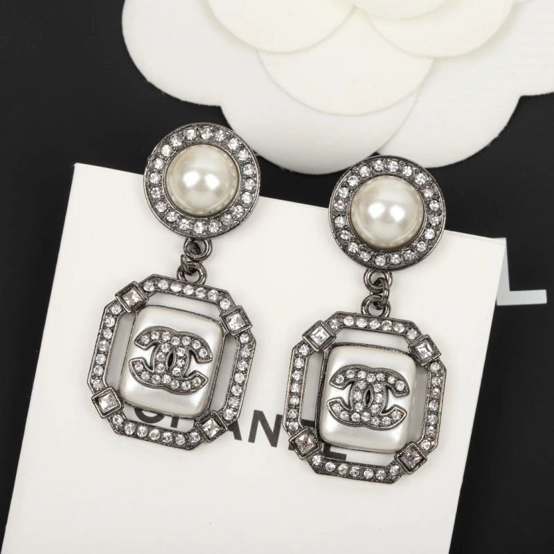 Refined Chanel Earrings 223887
