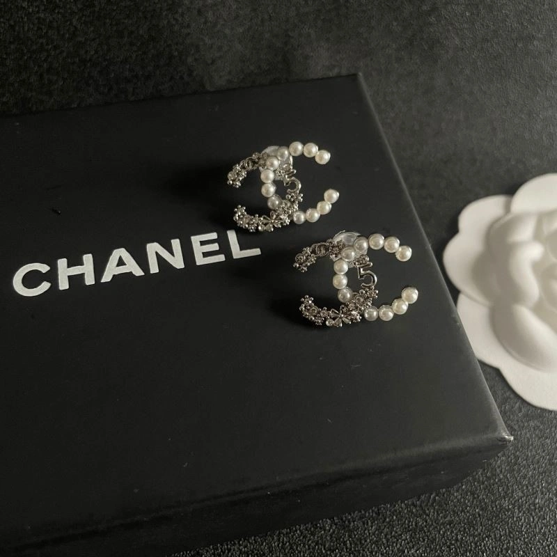 Chanel Earrings Bold 223869