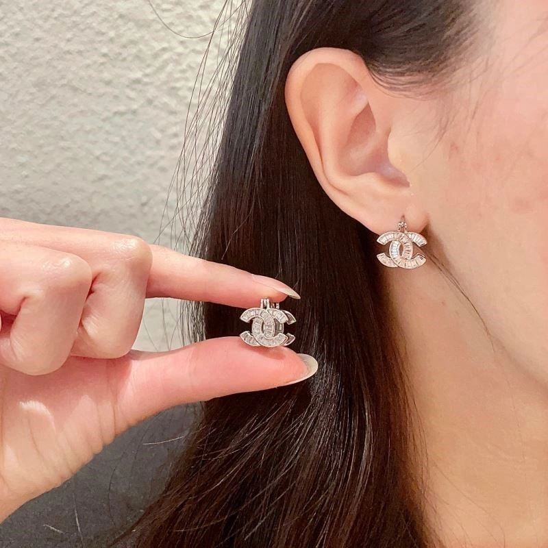 Chanel Earrings Comfortable 223803