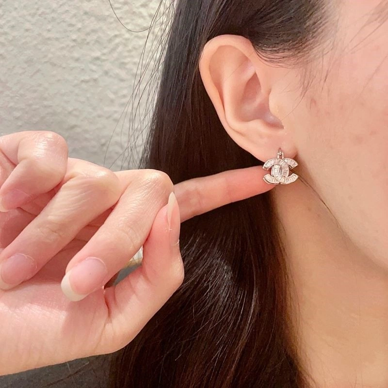 Chanel Earrings Comfortable 223803