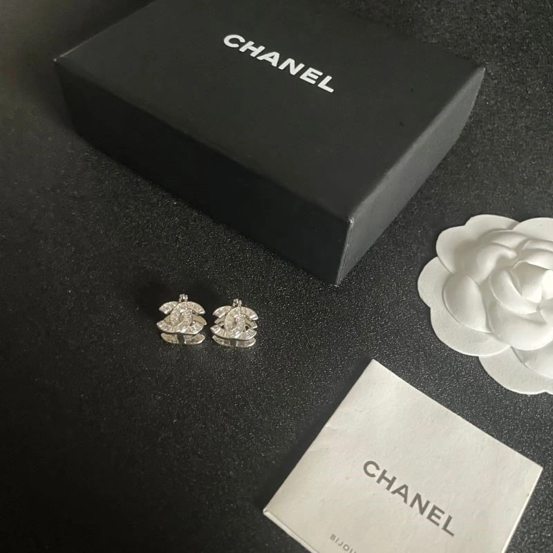 Chanel Earrings Comfortable 223803