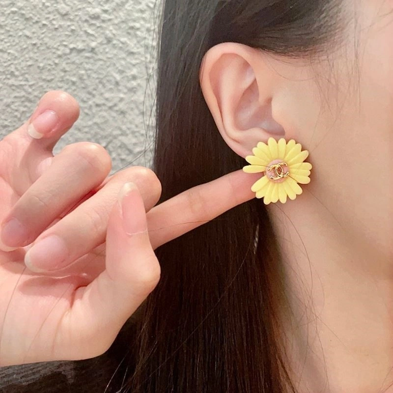 TechFriendly Chanel Earrings 223799