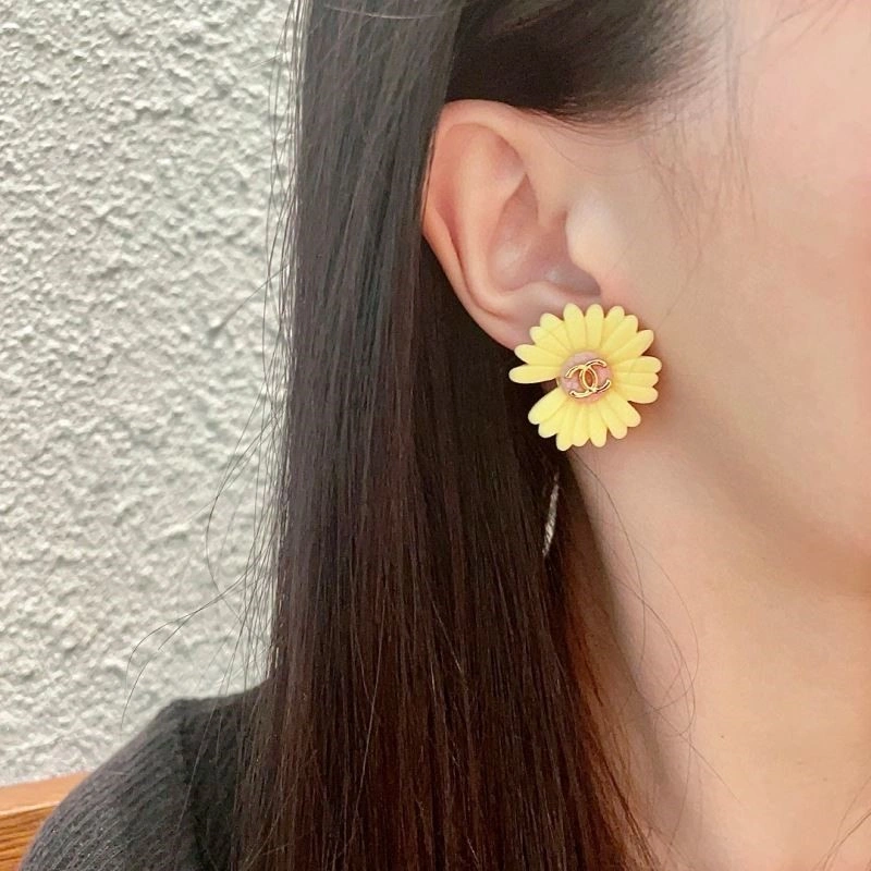 TechFriendly Chanel Earrings 223799