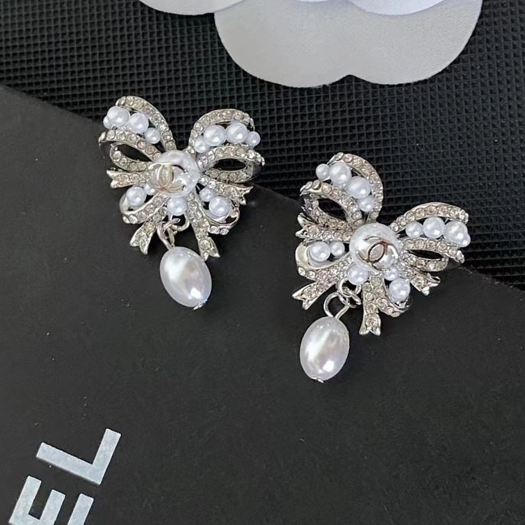 Chanel Earrings EyeCatching 223795