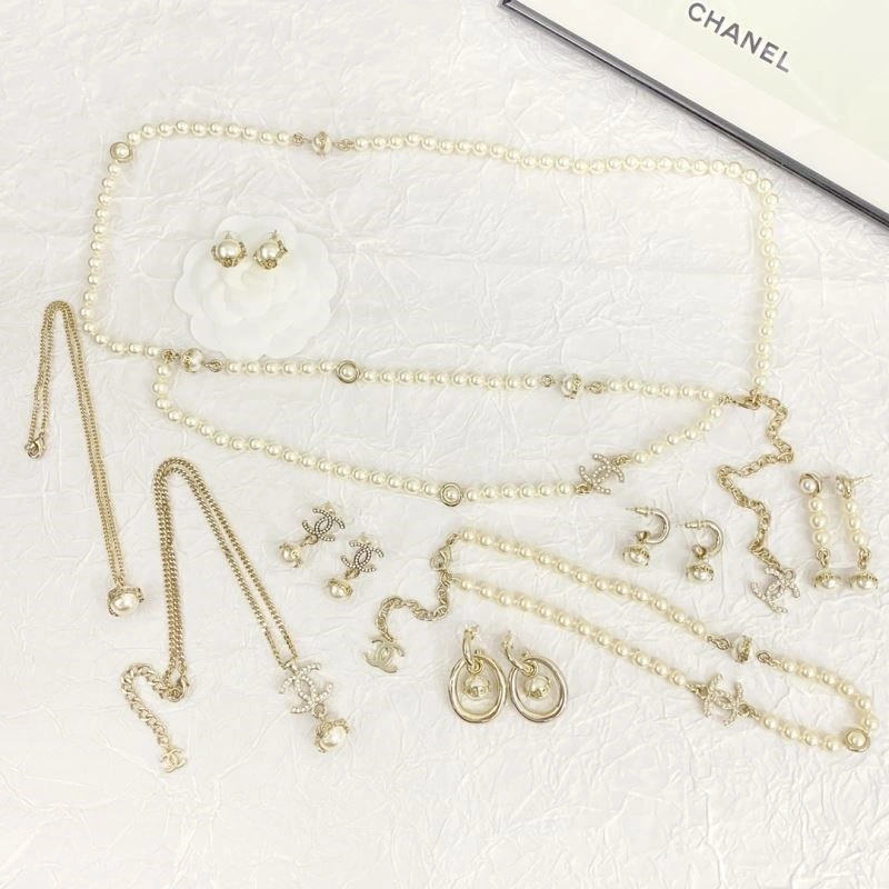Chanel Earrings Classic 223827