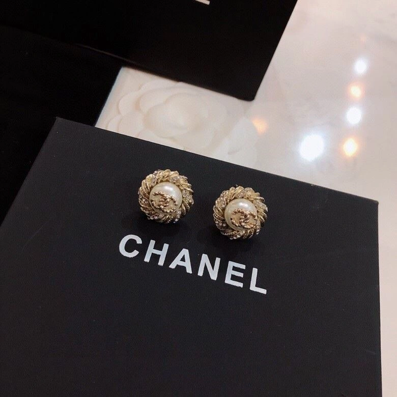 Trendsetting Chanel Earrings 223772