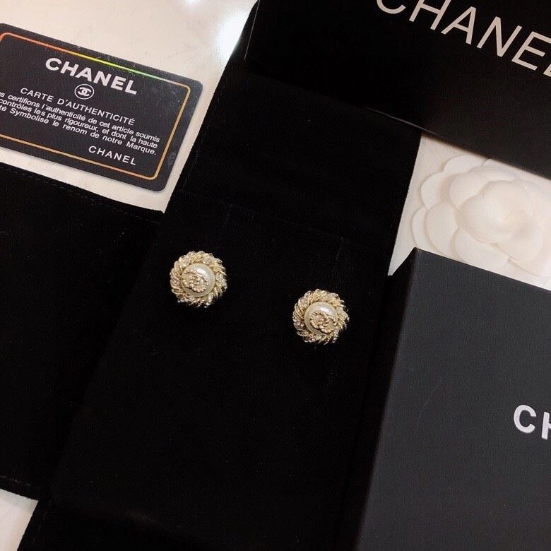Trendsetting Chanel Earrings 223772