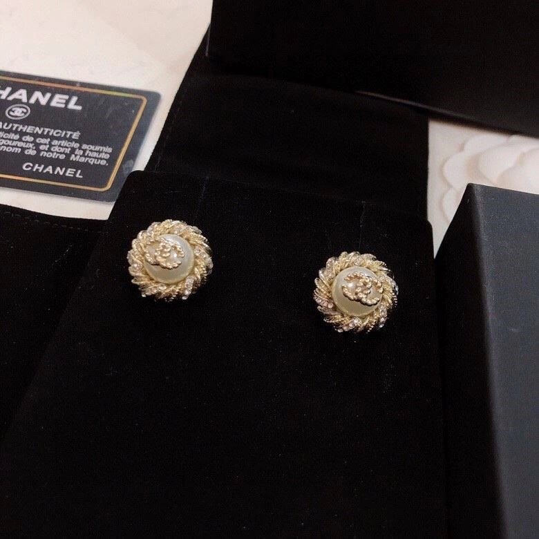 Trendsetting Chanel Earrings 223772