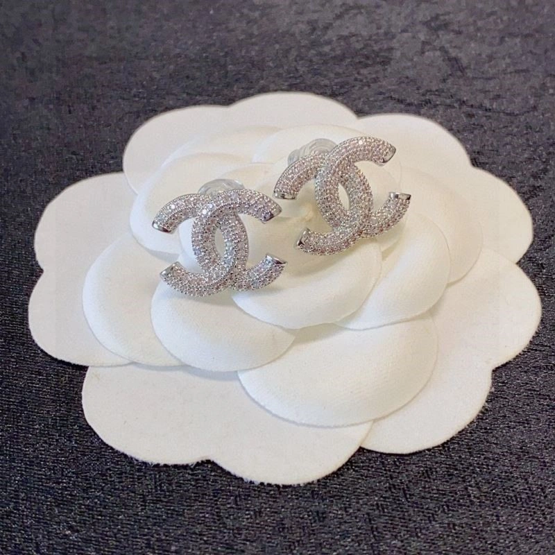 Lightweight Chanel Earrings 223875