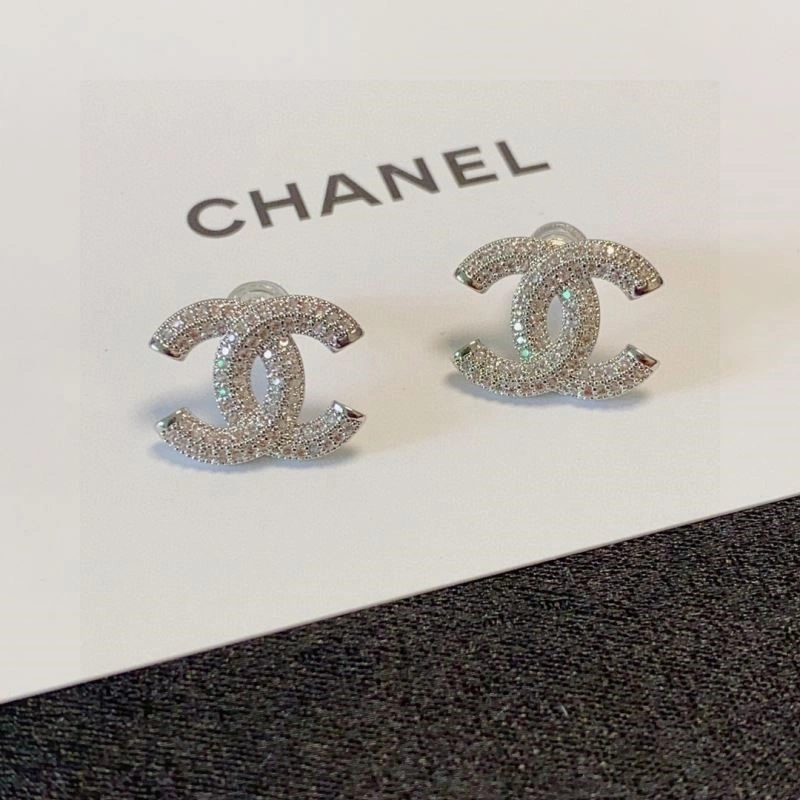 Lightweight Chanel Earrings 223875