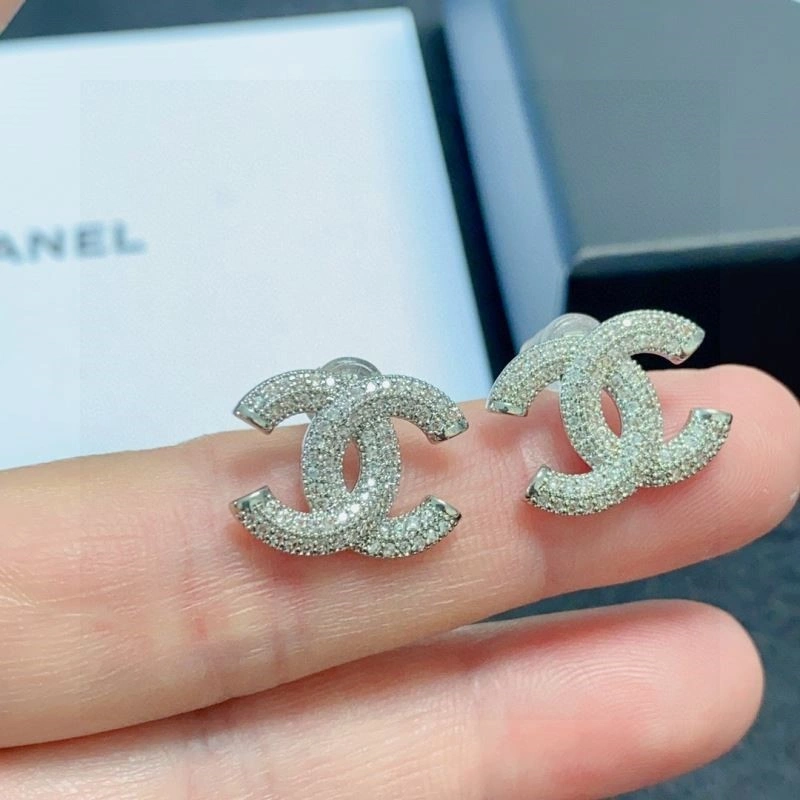Lightweight Chanel Earrings 223875