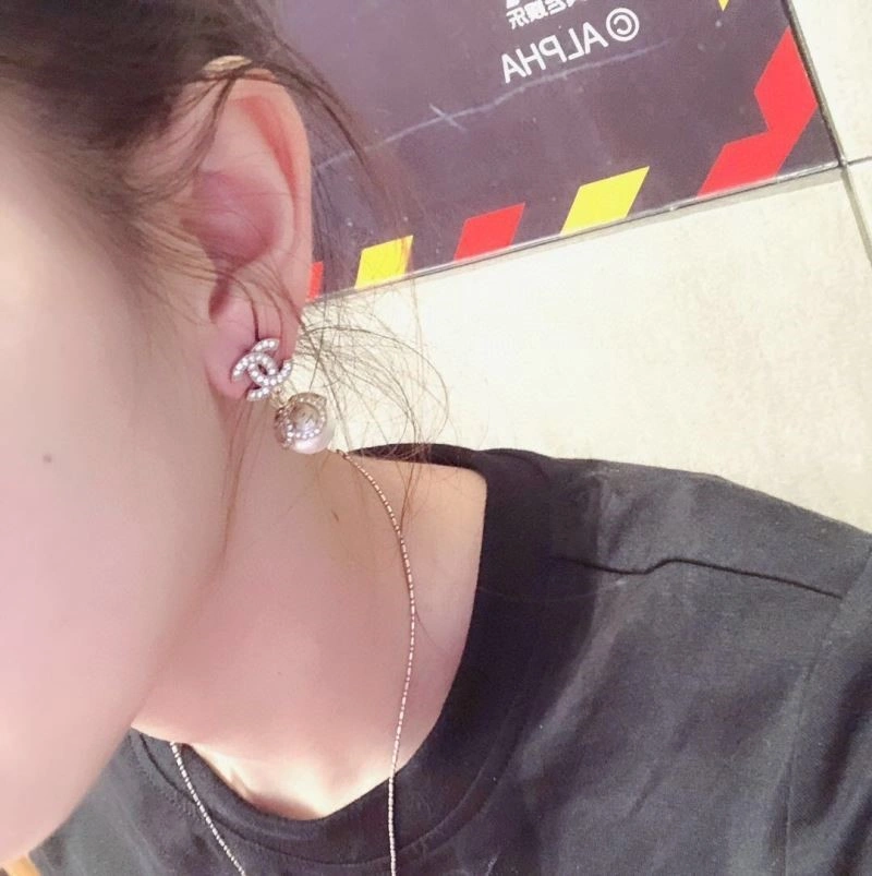 Supportive Chanel Earrings 223769