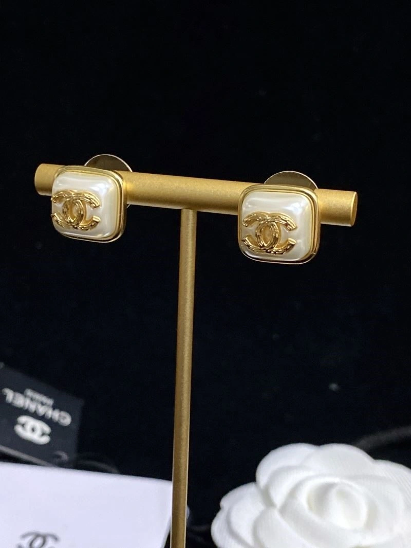 Reliable Chanel Earrings 223778
