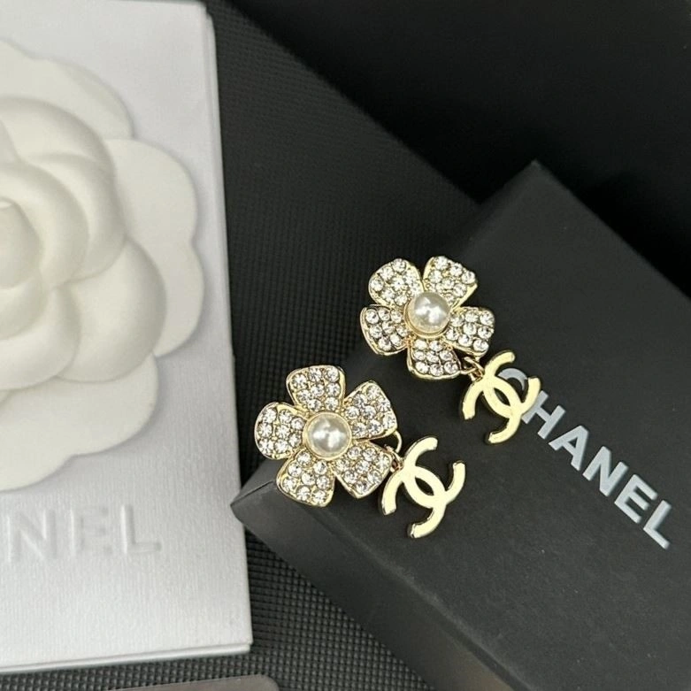 Chanel Earrings Tailored 223761