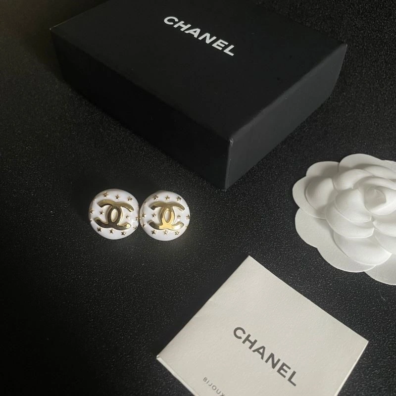Chanel Earrings Packable 223736
