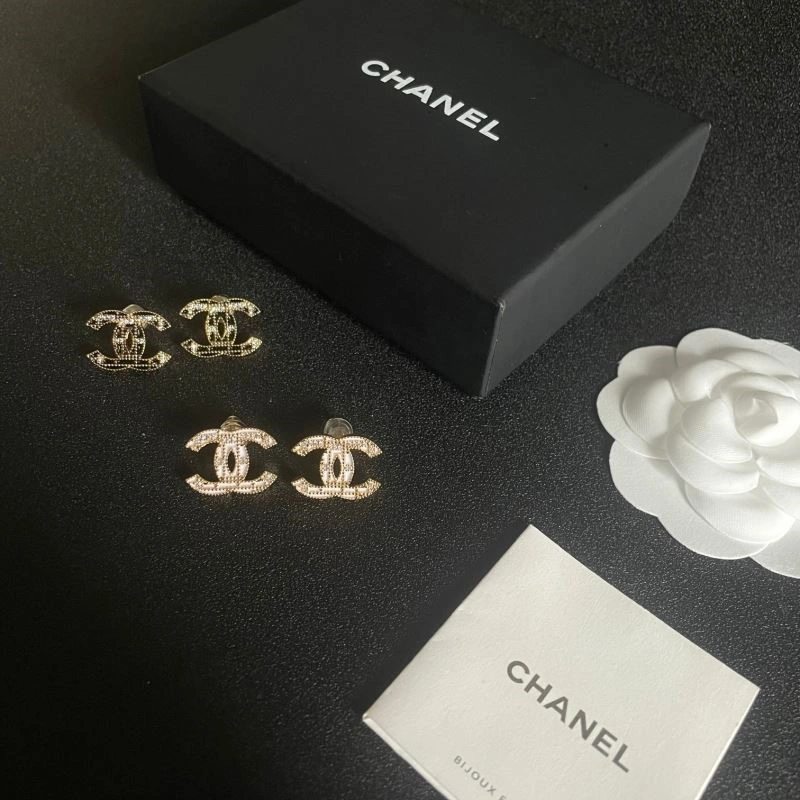 Chanel Earrings SmoothTexture 223743