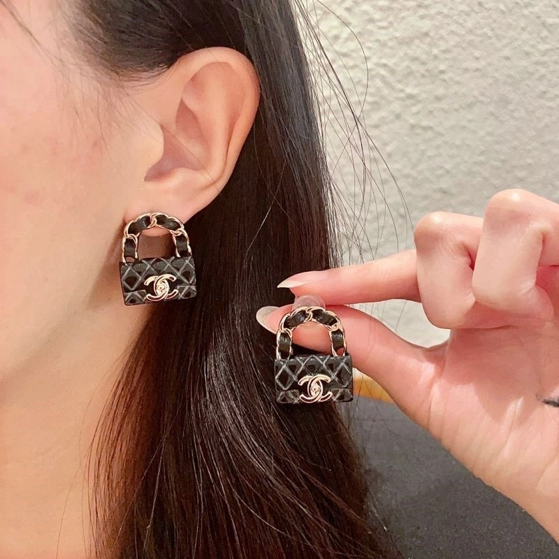 Effortless Chanel Earrings 223747