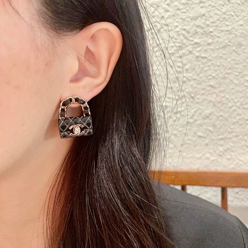 Effortless Chanel Earrings 223747