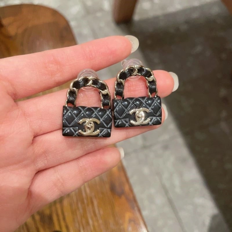 Effortless Chanel Earrings 223747