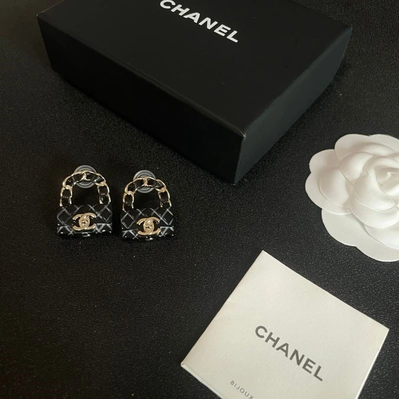 Effortless Chanel Earrings 223747