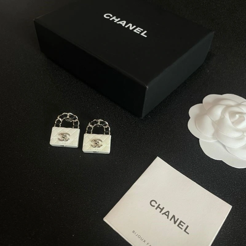 FashionForward Chanel Earrings 223746