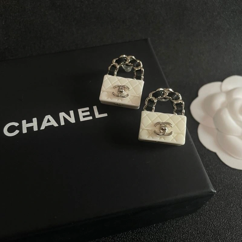 FashionForward Chanel Earrings 223746