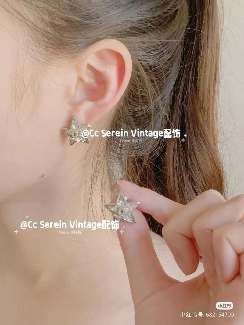 Lightweight Chanel Earrings 223722