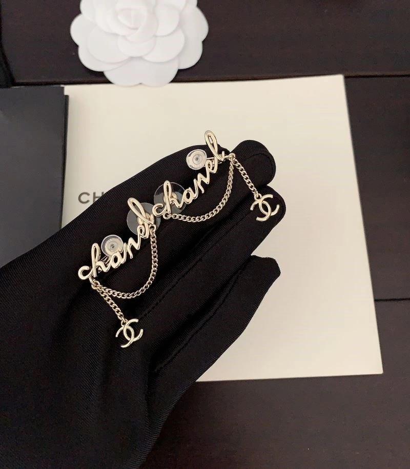 Chanel Earrings Cozy 223730