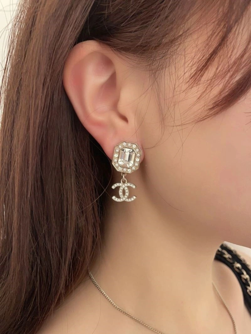 Chanel Earrings SoftTouch 223708