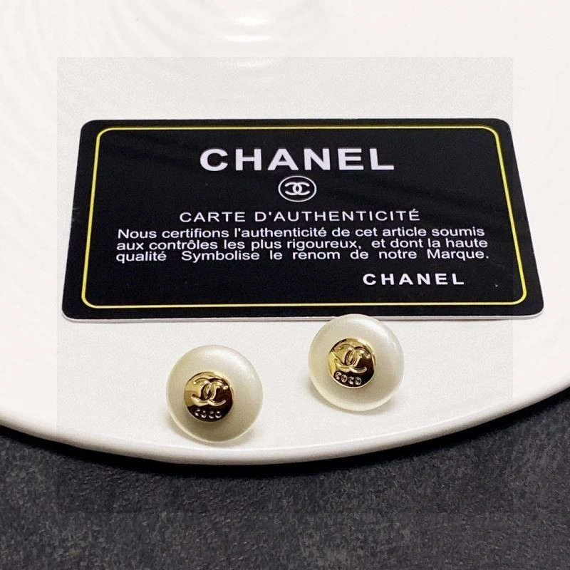 Chanel Earrings Compact 223697