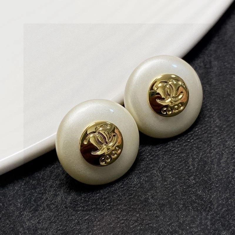 Chanel Earrings Compact 223697