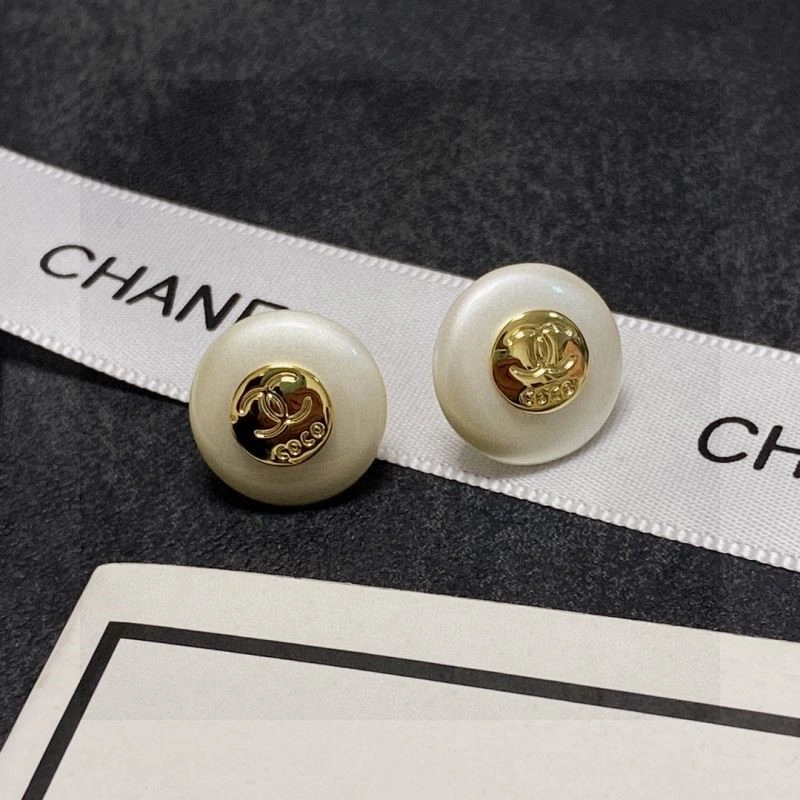 Chanel Earrings Compact 223697