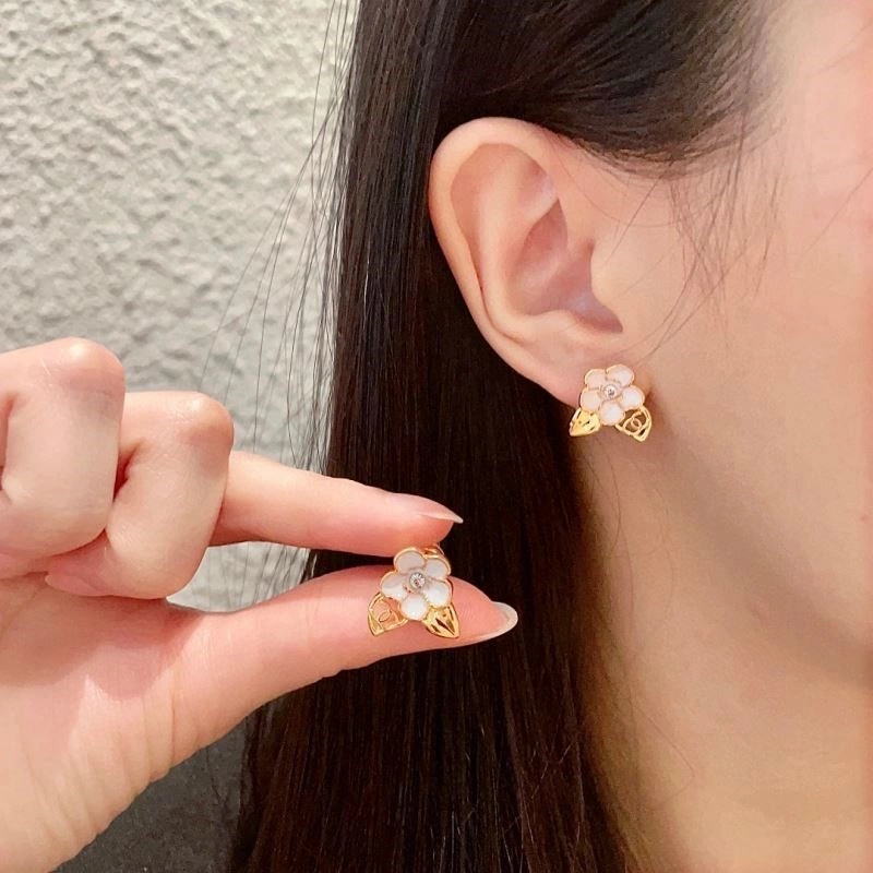 Chanel Earrings Cozy 223688