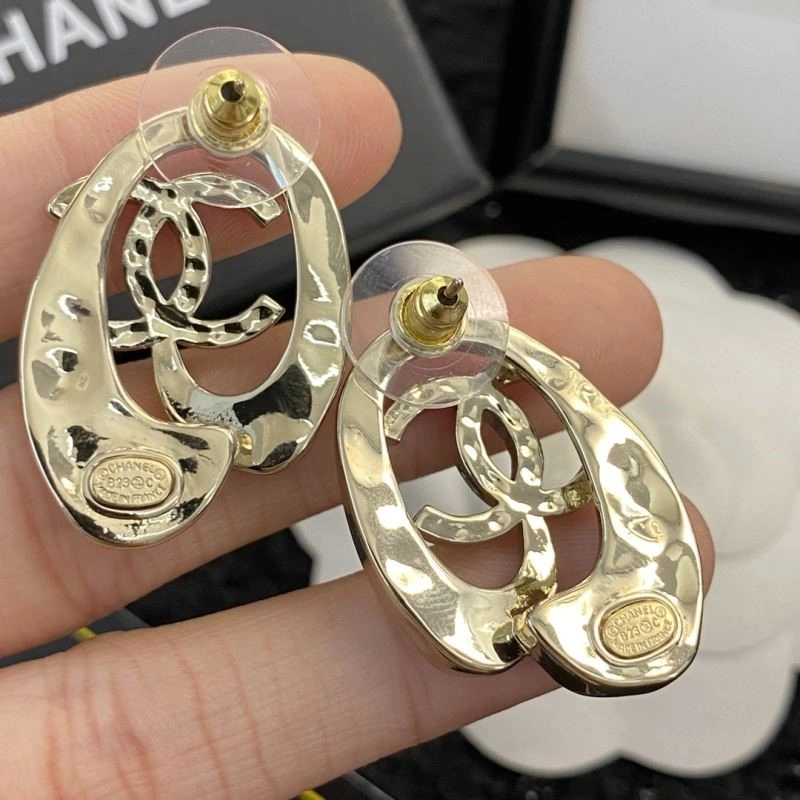 Fashionable Chanel Earrings 223666