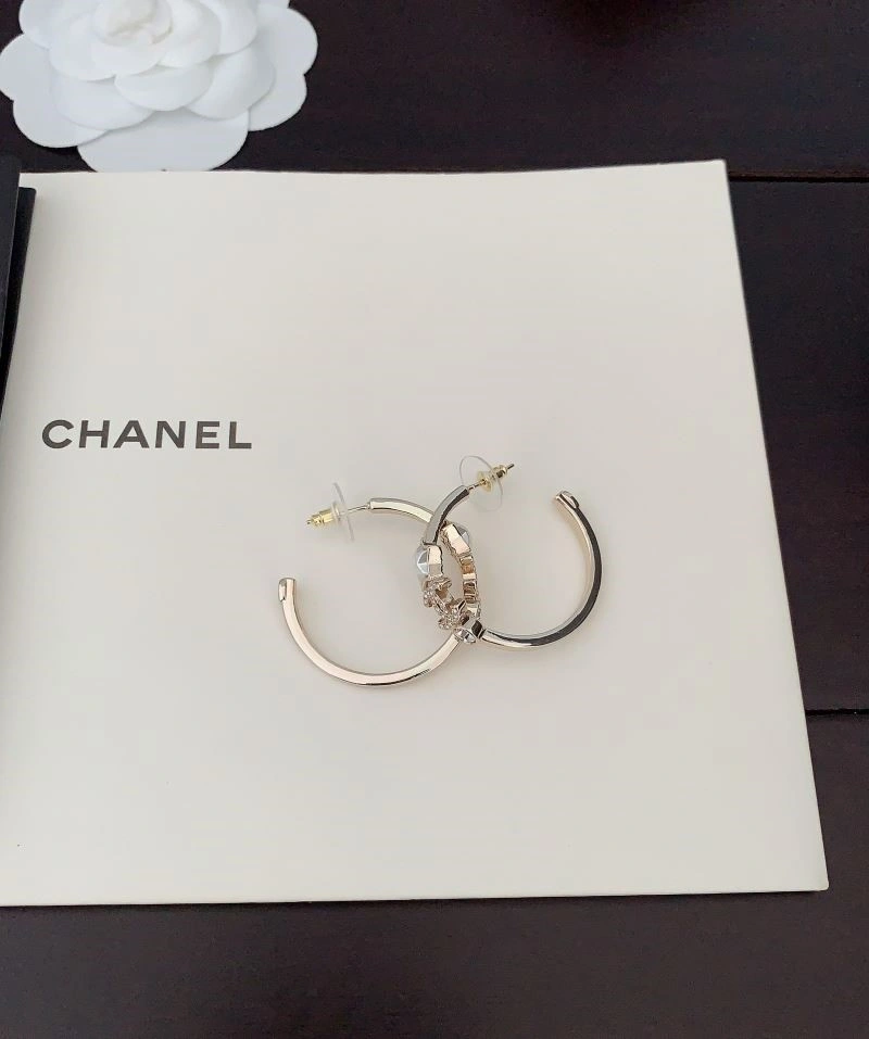 Chanel Earrings Comfortable 223727