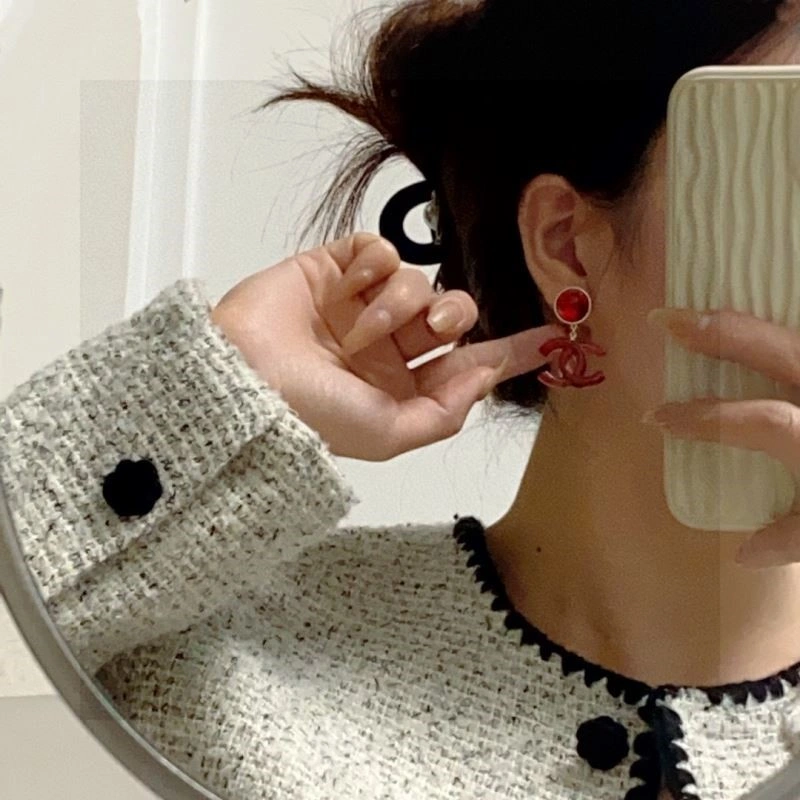 Sophisticated Chanel Earrings 223663