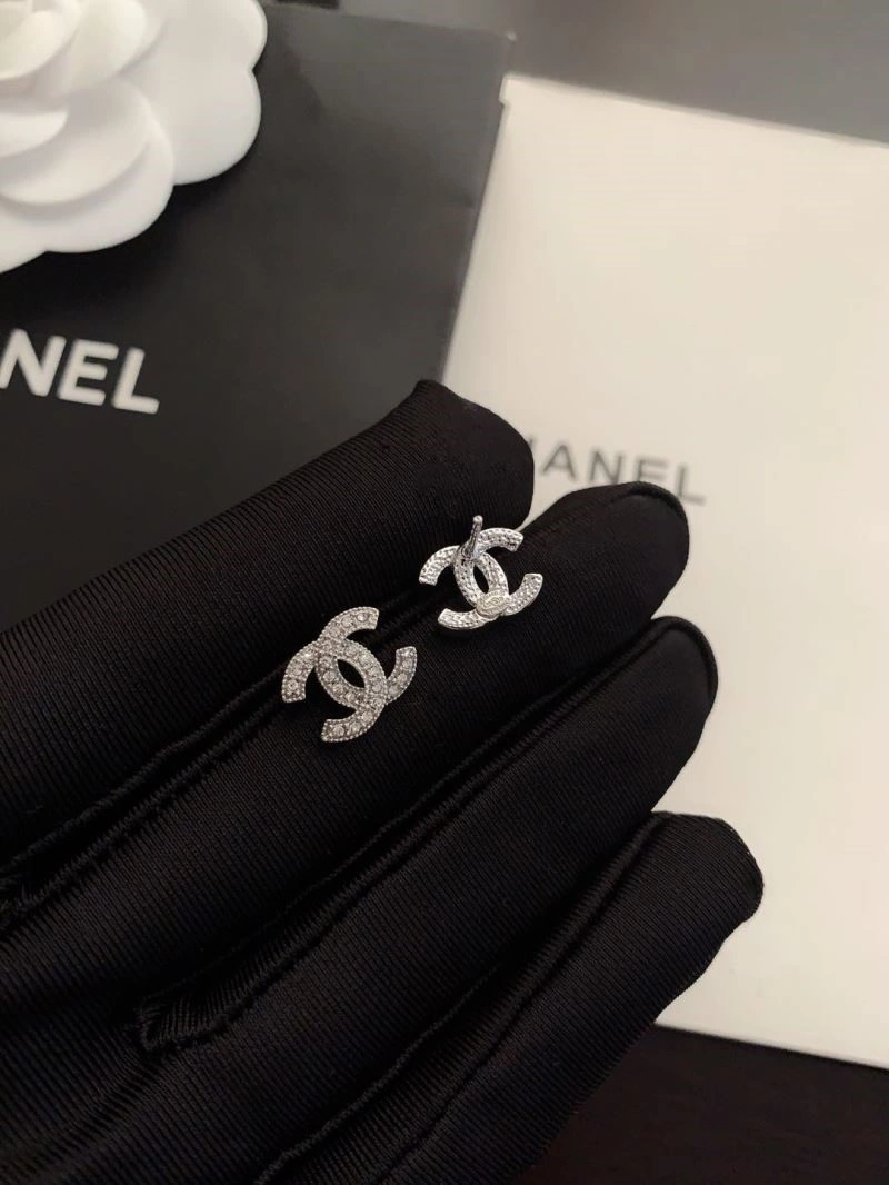 Sophisticated Chanel Earrings 223710