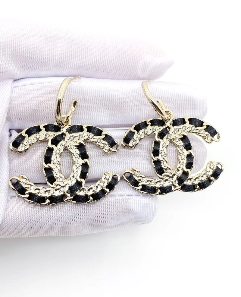 Chanel Earrings Versatile 223632