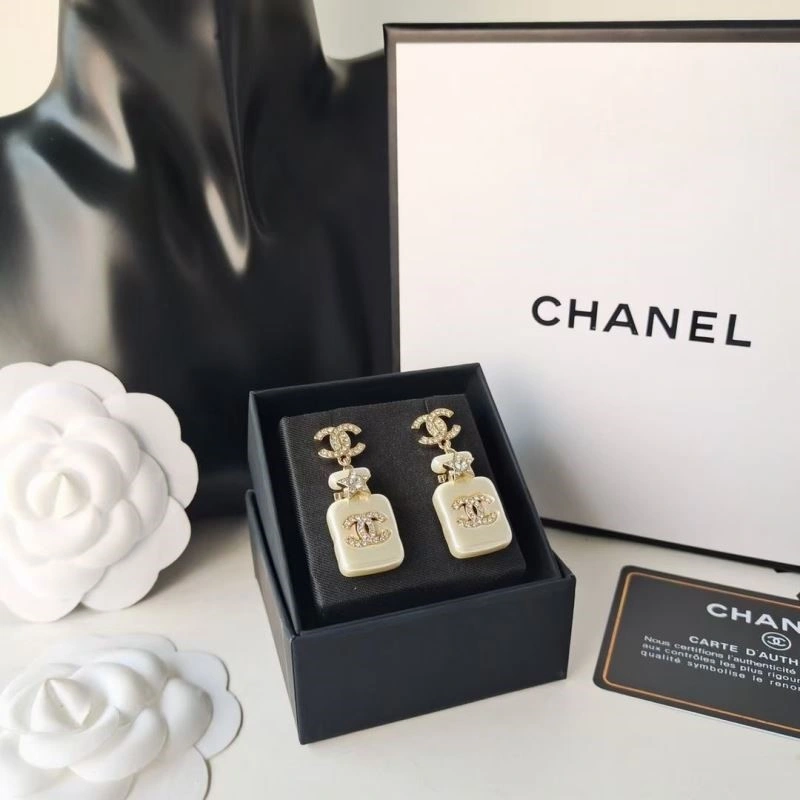 Chanel Earrings Reliable 223629